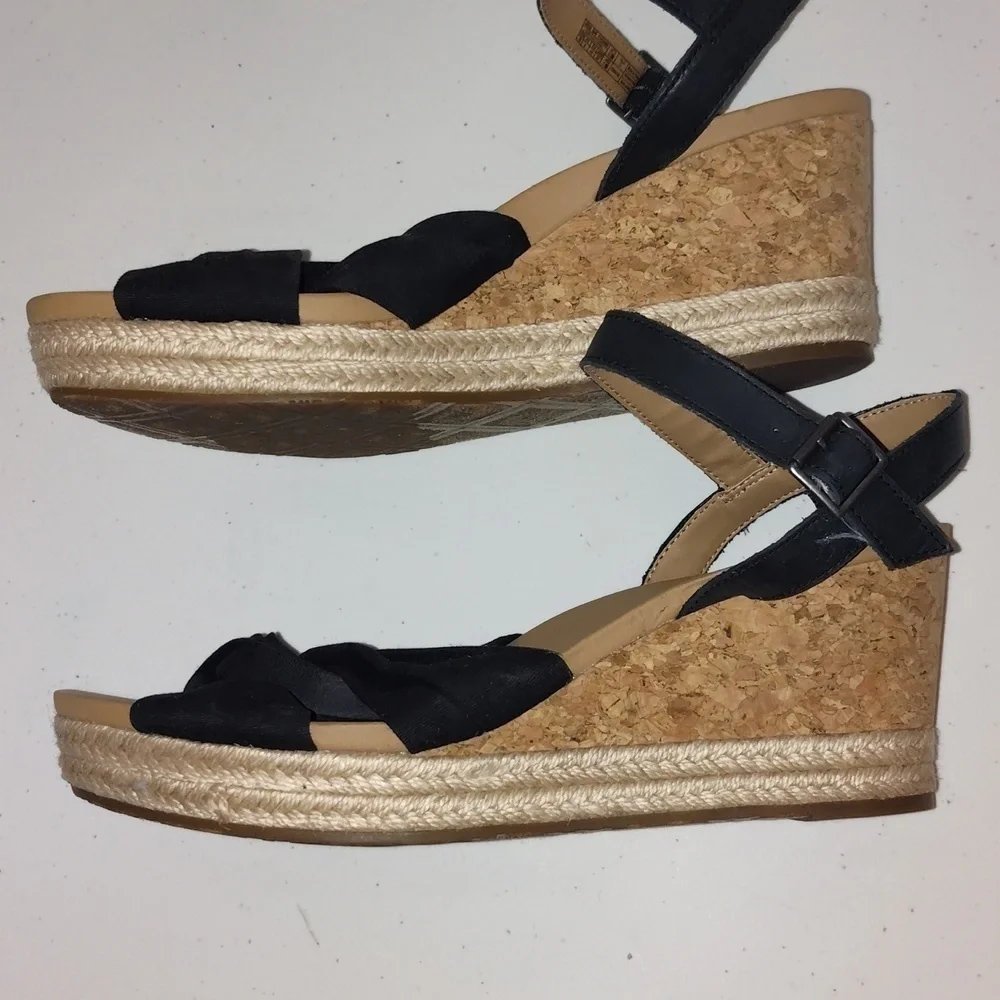 UGG Joslyn Espadrille Wedge Sandal | Black | Size 10